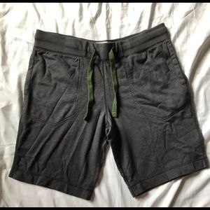 Eddie Bauer Knit weekend short, Size Large